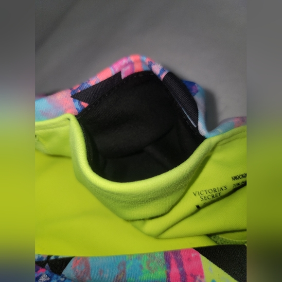 Victoria's Secret VSX Knockout Crop Leggings with Reflective Features - Picture 13 of 15